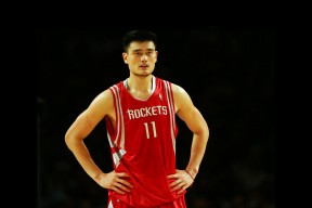 开云体育平台APP-F1新赛季揭幕战之夜，哈登状态火热，速度与激情的双重奏鸣