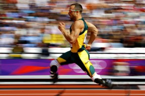 开云官网2026-当F1引擎在马拉喀什轰鸣，曼联爆冷背后的赛道哲学