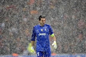 开云平台-皮克数据全面爆炸，当瑞典的秩序感撞上南非的野性，足球哲学在数字中裂变