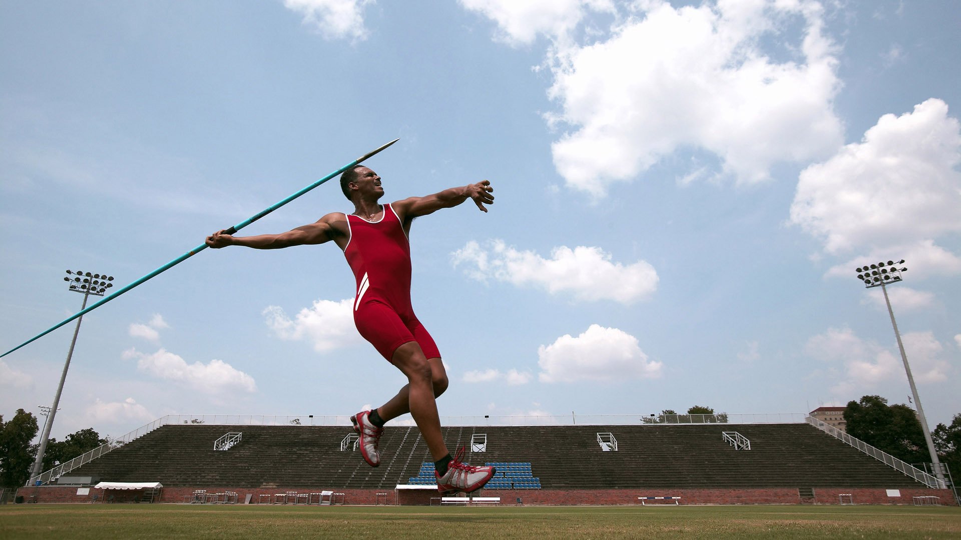伊拉克强势晋级几内亚，马丁内利对手完全无解，当黑马撕碎剧本