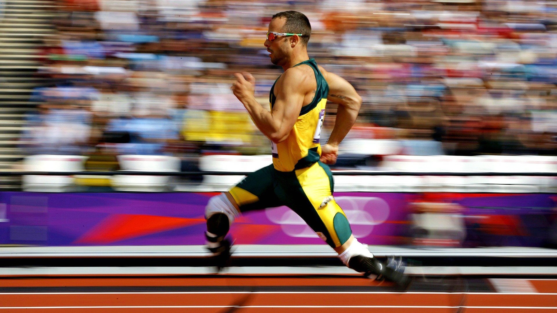 当F1引擎在马拉喀什轰鸣,曼联爆冷背后的赛道哲学